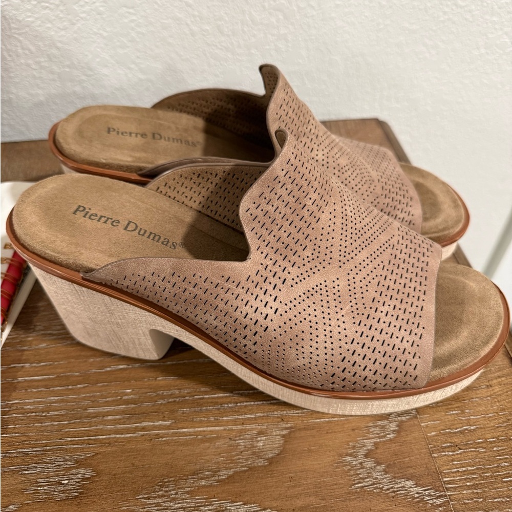 Pierre Dumas Women's Beige Perforated Mules